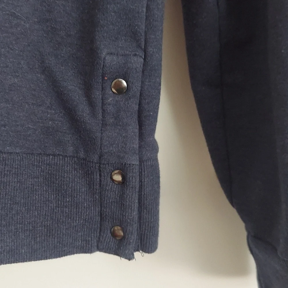 BR sweatshirt,  size medium,  blue